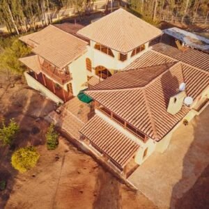 CASA FUNDO EL RINCÓN - 5 DORMITORIOS - 5 BAÑOS- 500 M2 - 19.420 UF